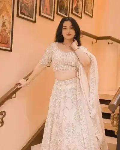 Escort Chandel